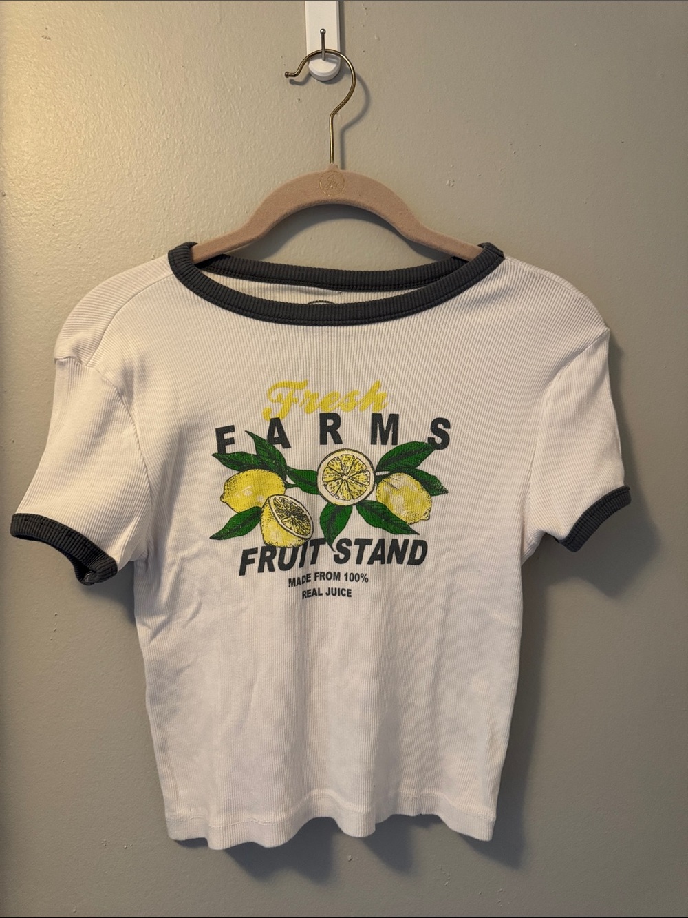 White cropped baby tee